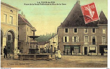Carte postale ancienne de La TOUR  du  PIN