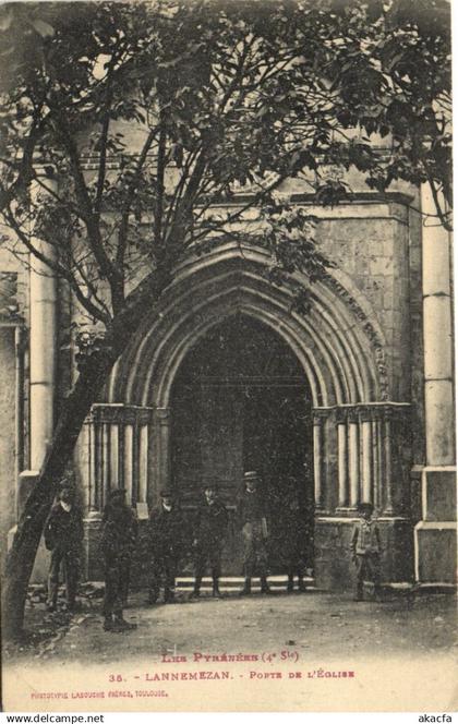 CPA Les Pyrenées Lannemezan Porte de l'Église (172847)
