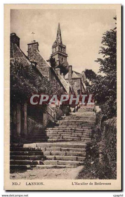 CPA Lannion L Escalier de Brelevenez