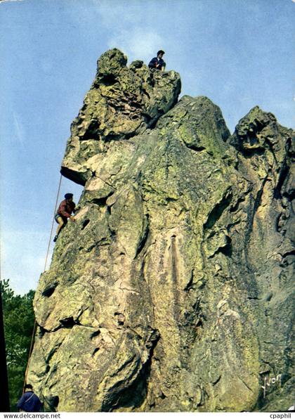 CPSM Larchant (Seine et Marne) Le Rocher de la Dome Loanne
