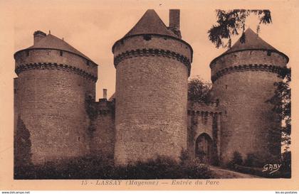 53 LASSAY LES CHATEAUX ENTREE DU PARC