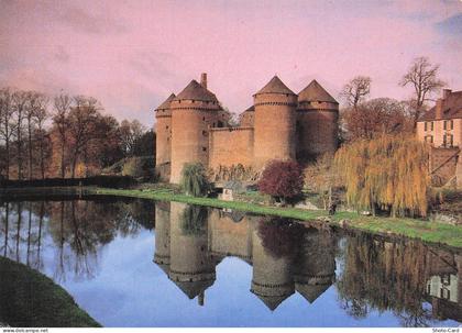 53 LASSAY LES CHATEAUX LE CHATEAU