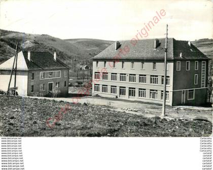 48.  LE BLEYMARD .  Le Groupe Scolaire .