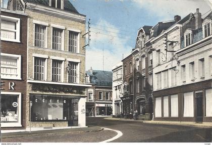 CPSM Le Cateau la rue des Savetiers