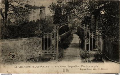 CPA Le CHAMBON-FEUGEROLLES - Le Chateau de FEUGEROLLES - Entrée (359893)
