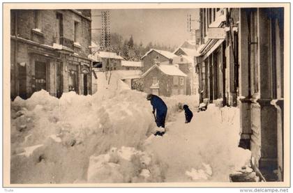LE CHAMBON-SUR-LIGNON CARTE PHOTO LE VILLAGE EN HIVER DENEIGEMENT D'UNE RUE