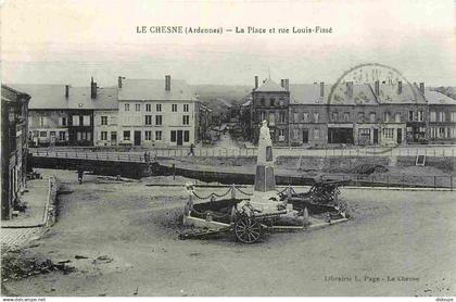 08 - Le Chesne - La Place et rue Louis-Fissé  - CPA - Oblitération ronde de 1933 - Voir Scans Recto-Verso