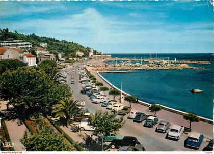 CPM Le Lavandou Var Les Terrasses et le Port