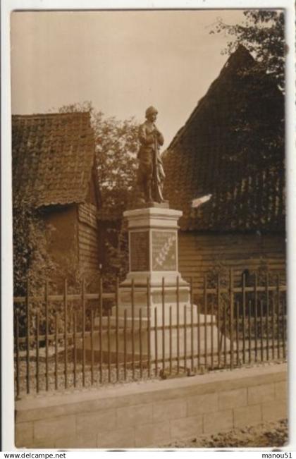 LE PARCQ - Carte Photo : Le Monument aux Morts