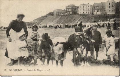 Le Portel - Scene de Plage - CPA