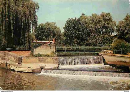 27 - Le Vaudreuil - La Chute d'eau sur l'Eure - Etat léger pli visible - CPM - Voir Scans Recto-Verso