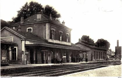 Carte POSTALE  Ancienne  de LEROUVILLE - La Gare