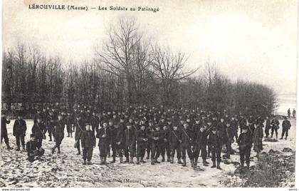 Carte POSTALE  Ancienne  de  LEROUVILLE  - Soldats au patinage