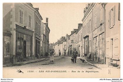 AYDP9-0721-18 - LES AIX-D'ANGILLON - Rue de la république