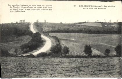 CPA Les Herbiers Vendee les Moulins sur le mont des Alouettes Moulins a vent