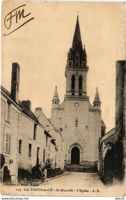CPA Les Ponts-de-Cé St-Maurille Eglise (1180120)