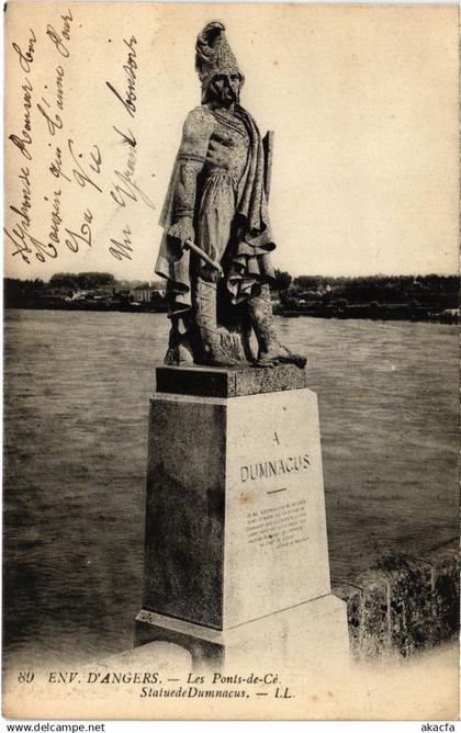 CPA Les Ponts-de-Cé Statue de Dumancus (1180646)