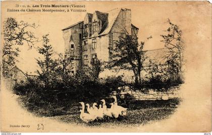 CPA Les TROIS-MOUTIERS - Ruines du Chateau Montpensier (365569)