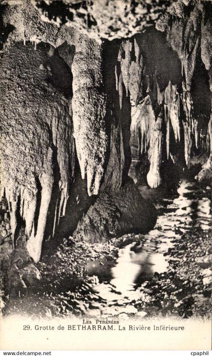 CPA Grottes De Betharram La riviere interieure