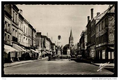 14 Livarot monument aux morts D14D K14371K C14371C RH103731