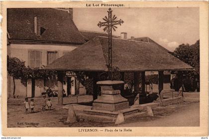 CPA Le Lot Pittorescue - Livernon - Place de la Halle (353861)
