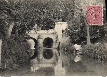 CPA Lizy sur Ourcq Le Parc Pont de Filloir (XIIe siecle)