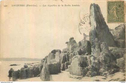 CPA Locquirec Finistere Les Aiguilles de la Roche tombee