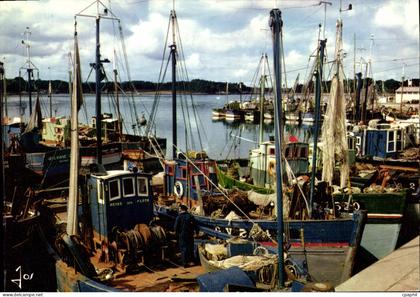 CPSM bateaux dans Le Port Loctudy