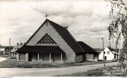 longuenesse * carte photo photographe lobert * un coin du village et chapelle