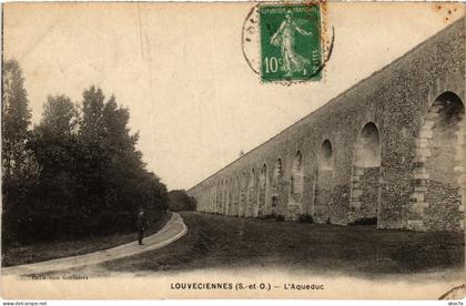 CPA Louveciennes L'Aqueduc FRANCE (1378755)