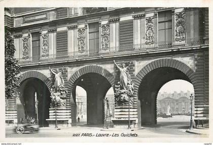 CPM Paris Louvre Les Guichets