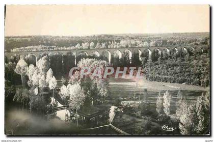 CPA Lusignan Vienne Panorama de la Vallee de la Vonne La Plage et le Viaduc