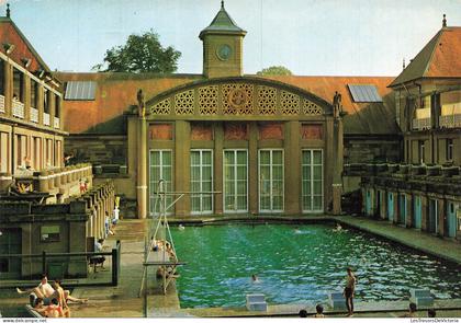 FRANCE - Luxeuil les Bains - Piscine - Clocher  Horloge - Façade - Animé - CP