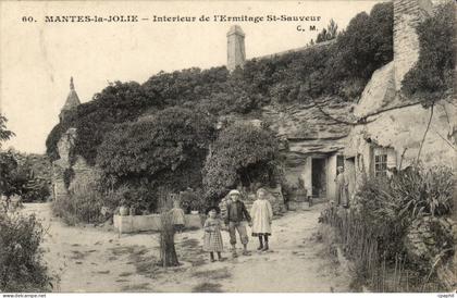 Mantes la Jolie CPA Interieur de l'ermitage St Sauveur (enfants)