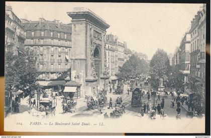 PARIS     LE BOULEVARD SAINT DENIS