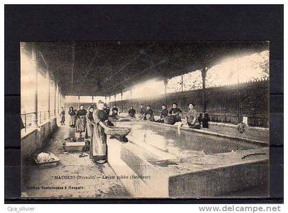 34 MAUGUIO Lavoir Public, Intérieur, Blanchisseuses, beau plan, ed Santazusana, 192?