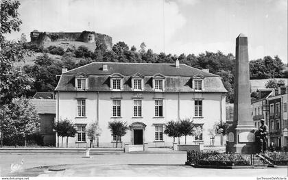 FRANCE - Mauleon - Sous Préfecture - Mt aux Morts - Château fort - CP