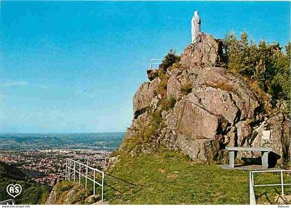 Carte Postale - 81 - Mazamet - Centre Mondial de Délainage - Rochers d'Hautpout dominant Mazamet - CPM - Voir Scans Rect