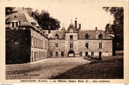 CPA MENUCOURT - Le Chateau - Cour (359139)