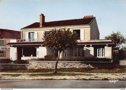 carte postale 87. Meziere sur Issoire construction moderne   très beau plan