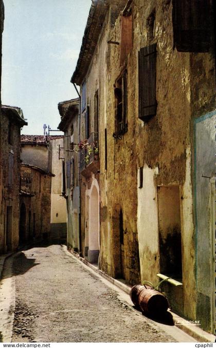 CPSM Montagnac Vieille Rue Dans Le Village