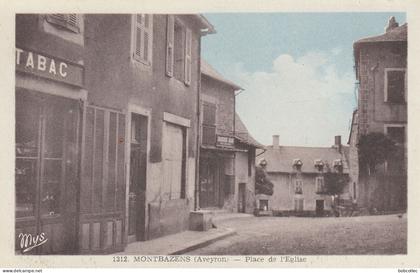 MONTBAZENS (Aveyron): Place de l'Eglise