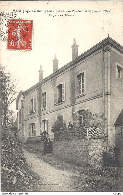 CPA Montigny-le-Gannelon Pensionnat de Jeunes Filles Façade extérieure