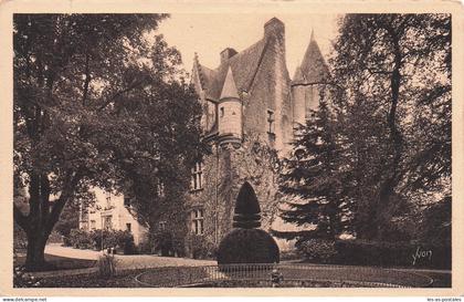 37 MONTRESOR CHATEAU DE MONTRESOR