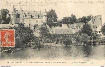 CPA Montresor Vue d'ensemble du Chateau et les Vieilles Tours Les Bords de l'Indre