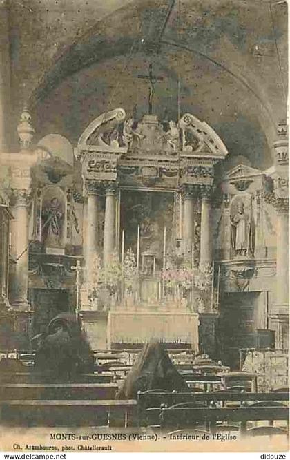 86 - Monts sur Guesnes - Intérieur de l'Eglise - Animée - Religieuses - CPA - Voir Scans Recto-Verso