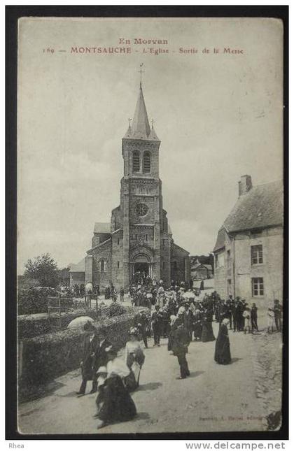 58 Montsauche-les-Settons sortie messe    D58D  K58180K  C58180C RH057714