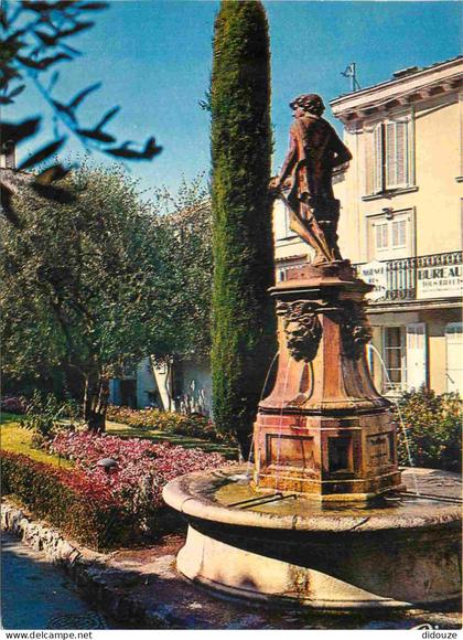 Carte Postale - 06 - Mougins - La place - Fontaine - Statue - CPM - Voir Scans Recto-Verso
