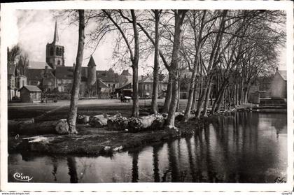 CPA Moulins Engilbert Champ De Foire
