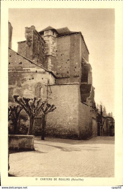CPA Chateau De Moulins